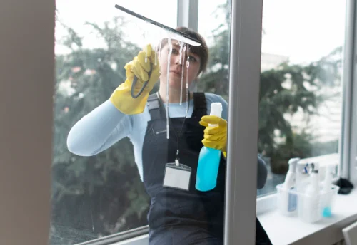 Nettoyage de vitres intérieures et extérieures à Égreville